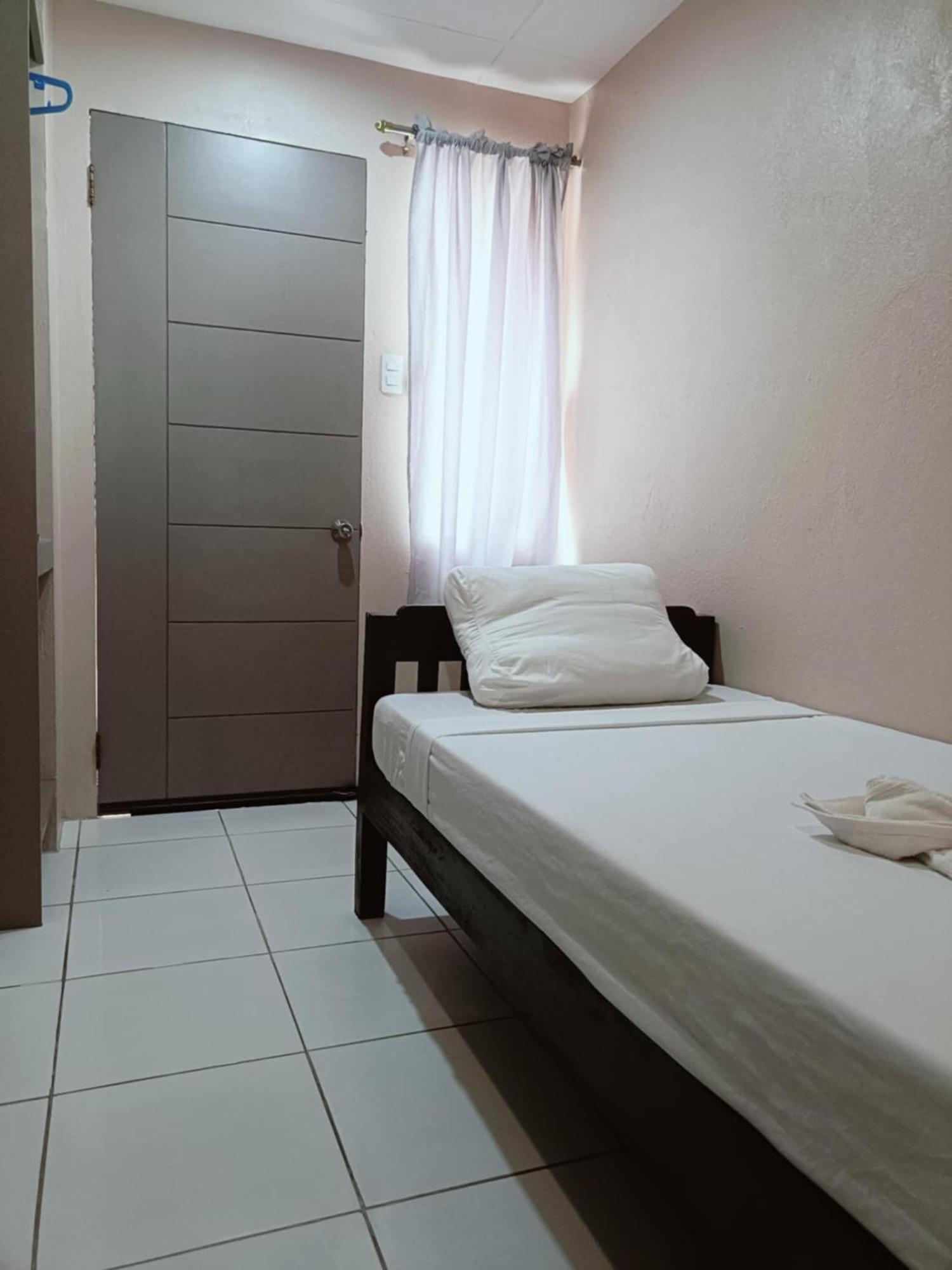 Claytown Pension House Dumaguete City Dış mekan fotoğraf